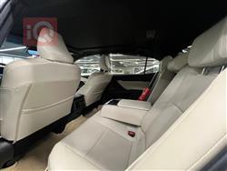 تۆیۆتا کامری